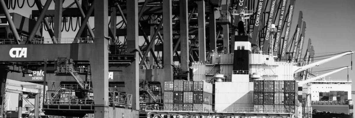 Mastering Customs Compliance in Modern Freight Forwarding