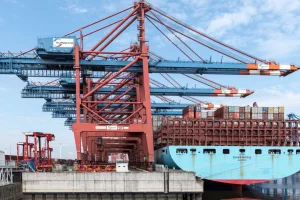 Mastering Global Logistics with Advanced Shipping and Tracking