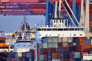 Mastering Customs Compliance in Modern Freight Forwarding