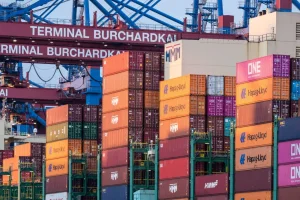 Mastering Global Logistics Tracking for Freight Forwarders