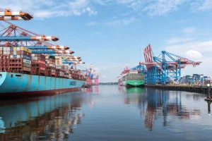 Mastering Customs Compliance in Modern Freight Forwarding
