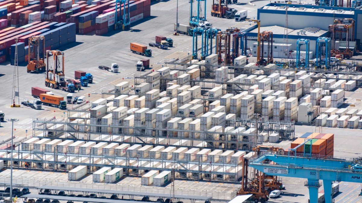 cargo container port loading