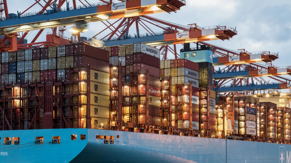 cargo container port loading