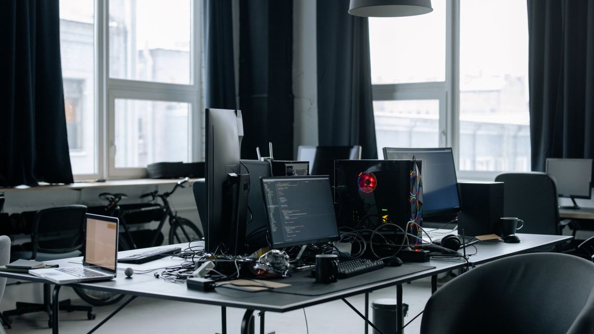 digital logistics office desk